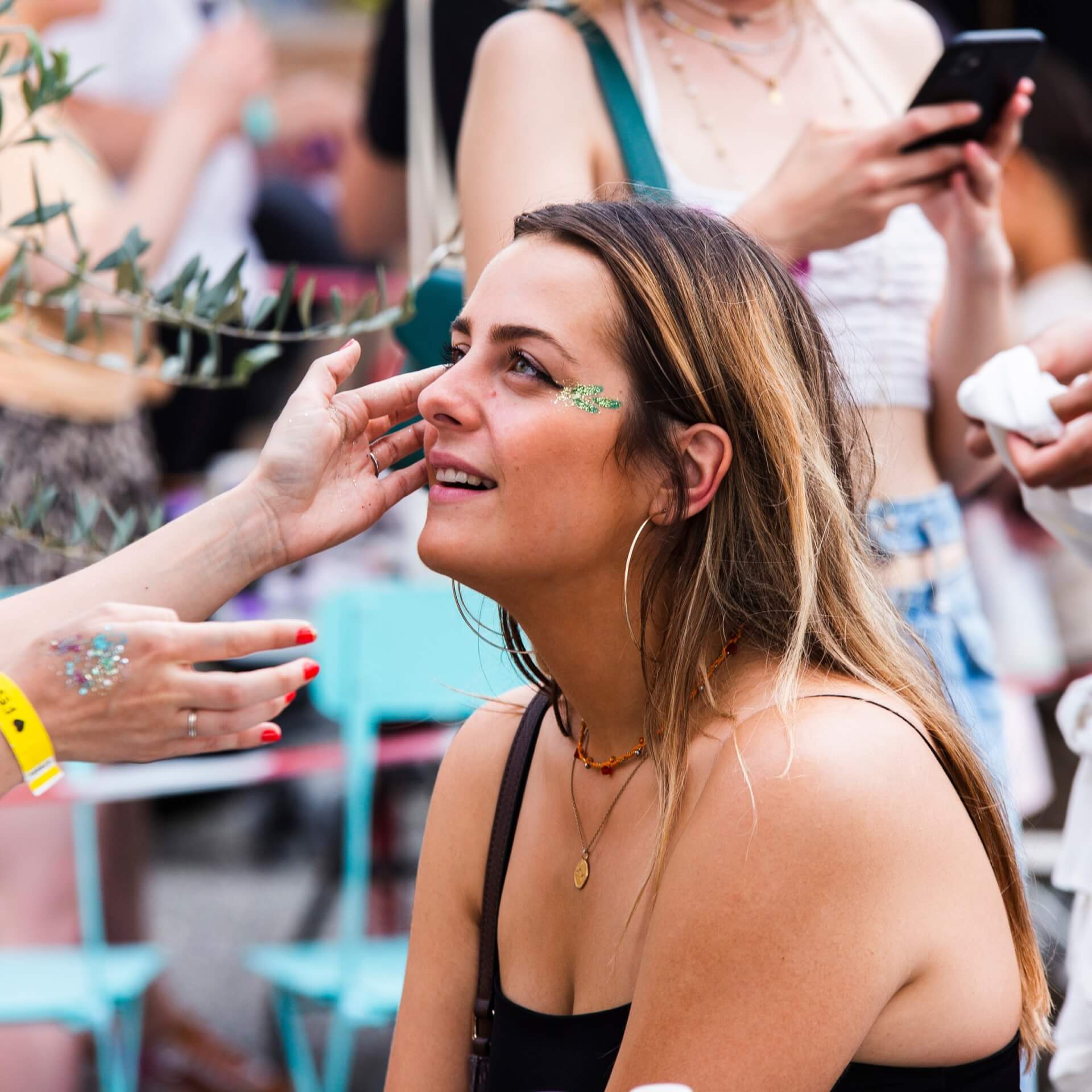 Atelier paillettes | Festival Emmaüs Solidarité