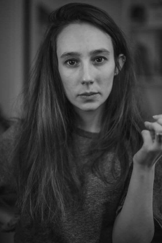 - | La Réplique