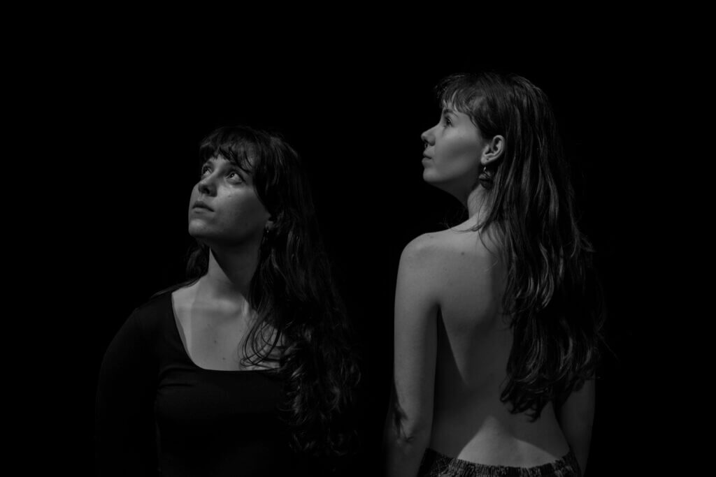 Anouk et Lily : les grandes gagnantes du prix de l’ICART théâtre 2025 | TACK