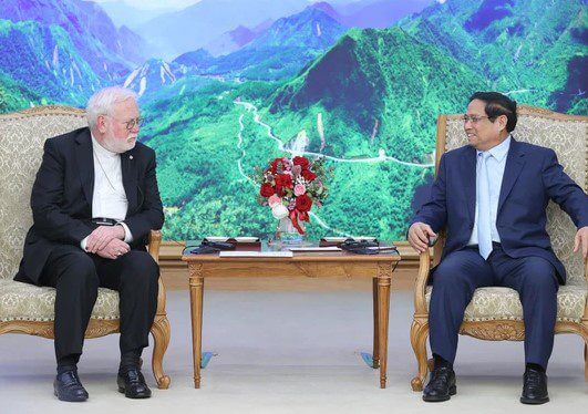 Chuyến đi "chữa lành" thất bại của Phạm Minh Chính | Vietnam Fraternité