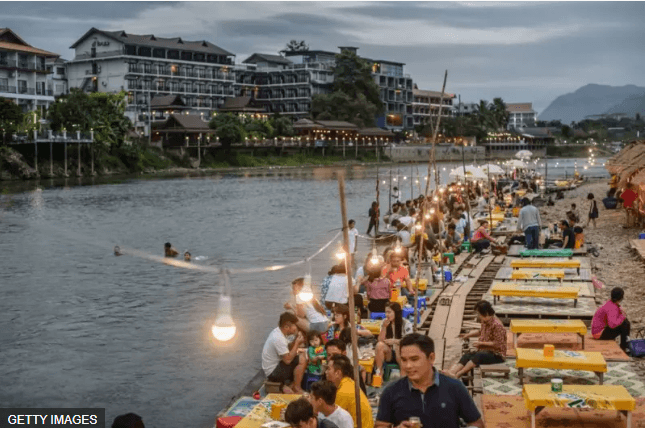 Lào : nhiều khách du lịch chết vì ngộ độc rượu pha methanol | Vietnam Fraternité