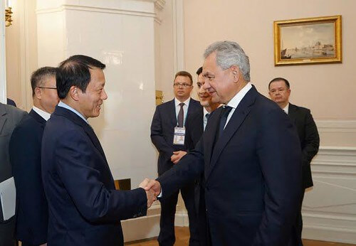 Bộ trưởng Lương Tam Quang gặp rắc rối tại sân bay ở Nga | Vietnam Fraternité