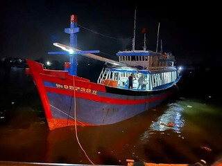 Tàu Trung Quốc tấn công tàu cá Việt Nam | Vietnam Fraternité