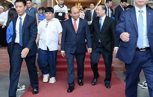 Lộ diện nhân vật tự xưng cháu nội Nguyễn Xuân Phúc | Vietnam Fraternité