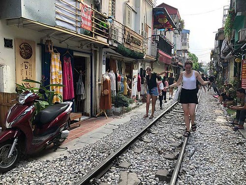 Giải tán Phố cà phê Đường tàu | Vietnam Fraternité