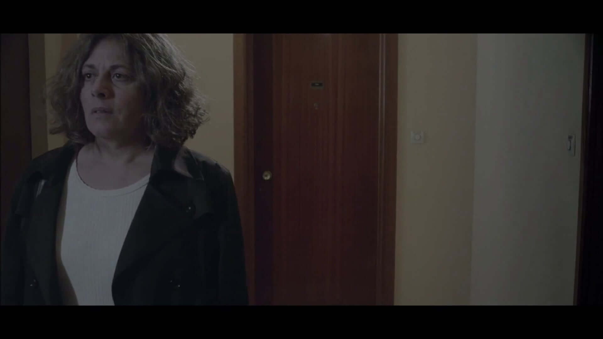 "Un baiser" réalisé par Adrien Roux avec Laurence Laouadi, Patrick Speck et Sophie Diaz