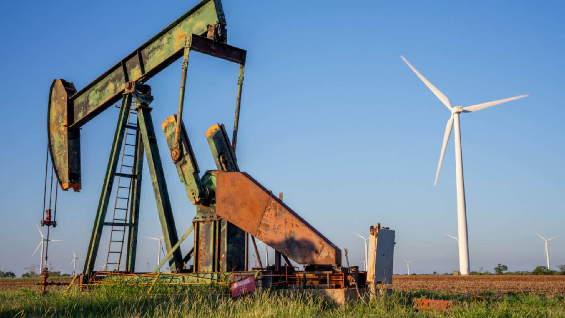 Hệ lụy từ việc Mỹ trở thành ‘quốc gia dầu mỏ’ | Vietnam Fraternité