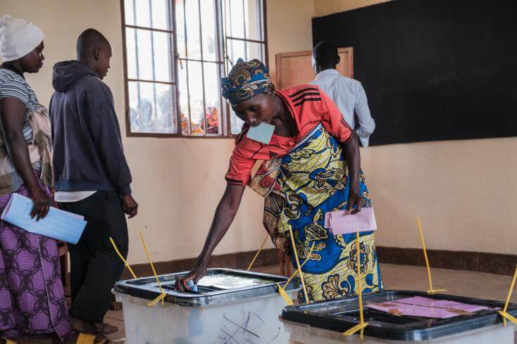 Urnes sous contrôle, voix muselées : alerte de la société civile burundaise | Tournons la Page