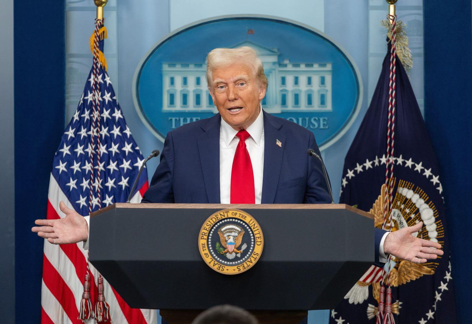 Donald Trump, sản phẩm của một cơn điên nước Mỹ và thế giới | Vietnam Fraternité