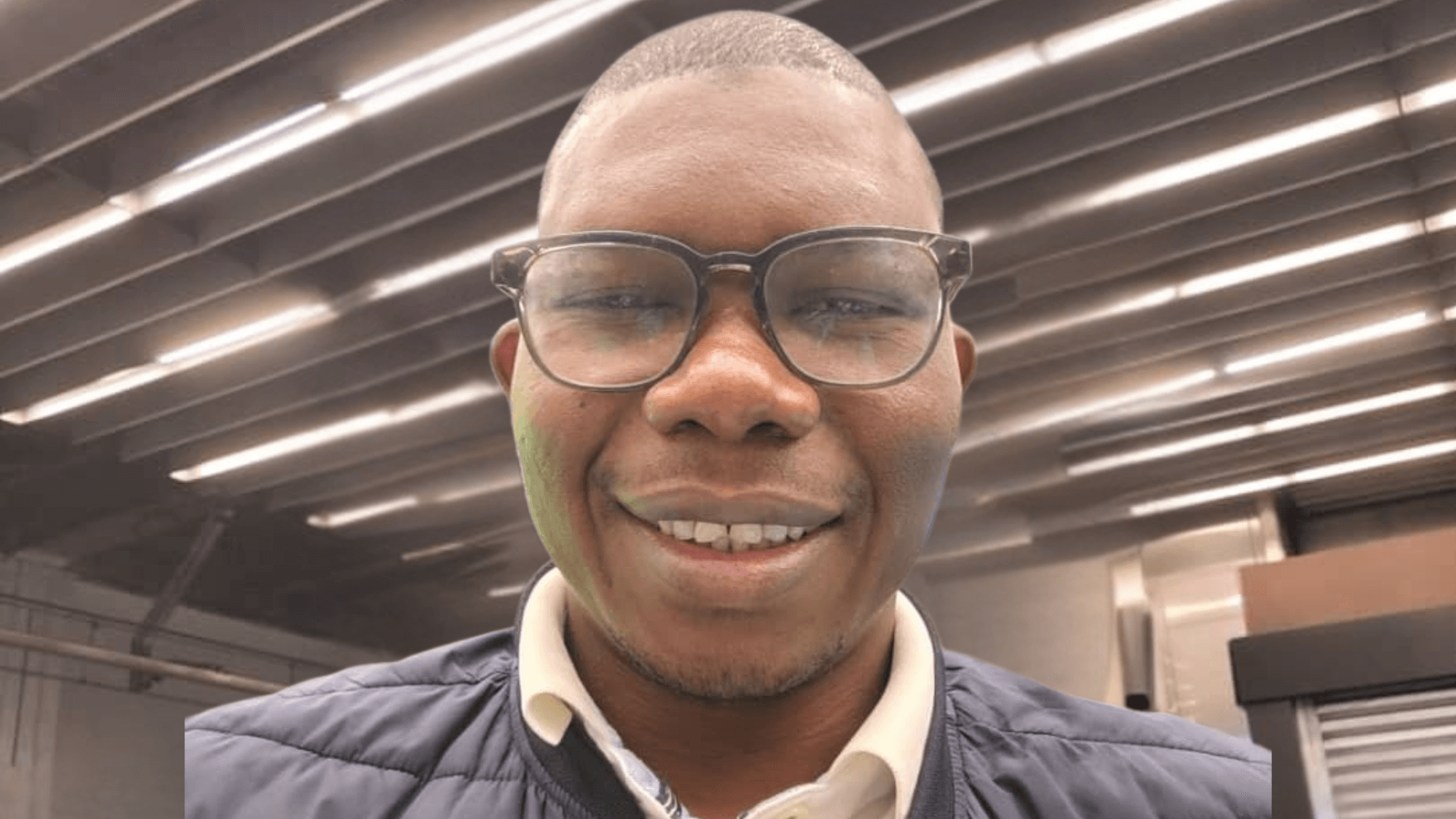 Délofon HOUETOHOSSOU | Tournons la Page