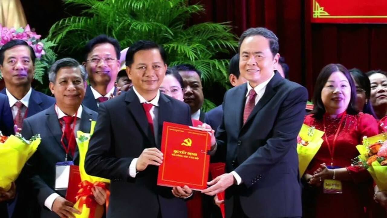 Liệu có ngăn chặn được nạn chạy chức chạy quyền hiện nay không?