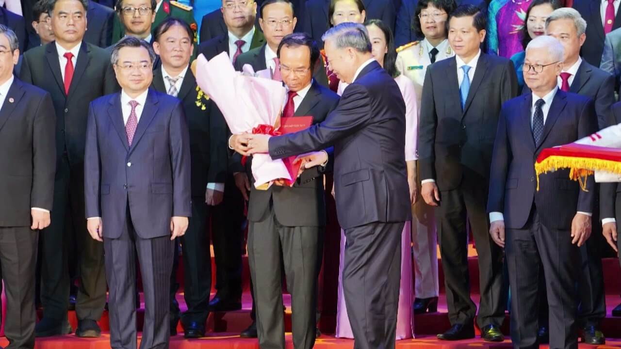 Hoảng hồn khi biết lý do nhân sự các Sở phình to và lạm phát các phó giám đốc!