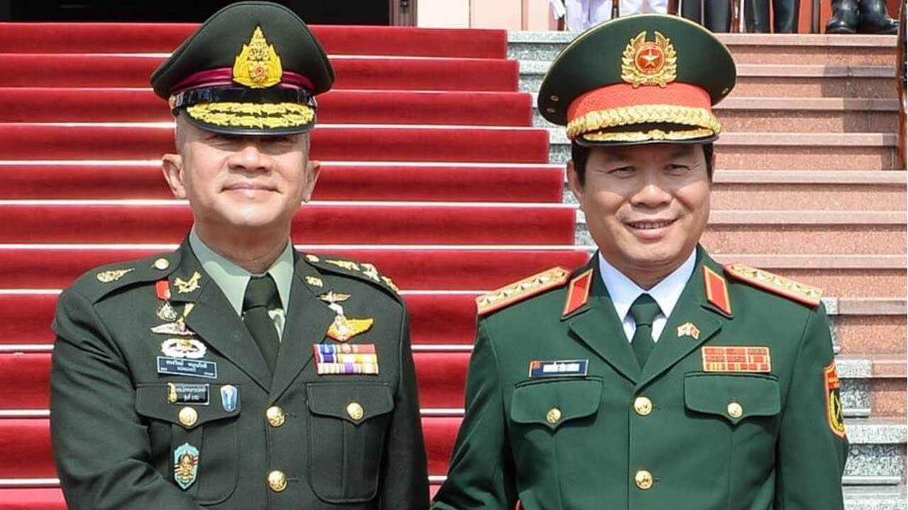 Không ngờ 2 Đại tướng Việt, Thái bắt tay dạy cho Hun Sen bài học! Hết diễn hè rồi!