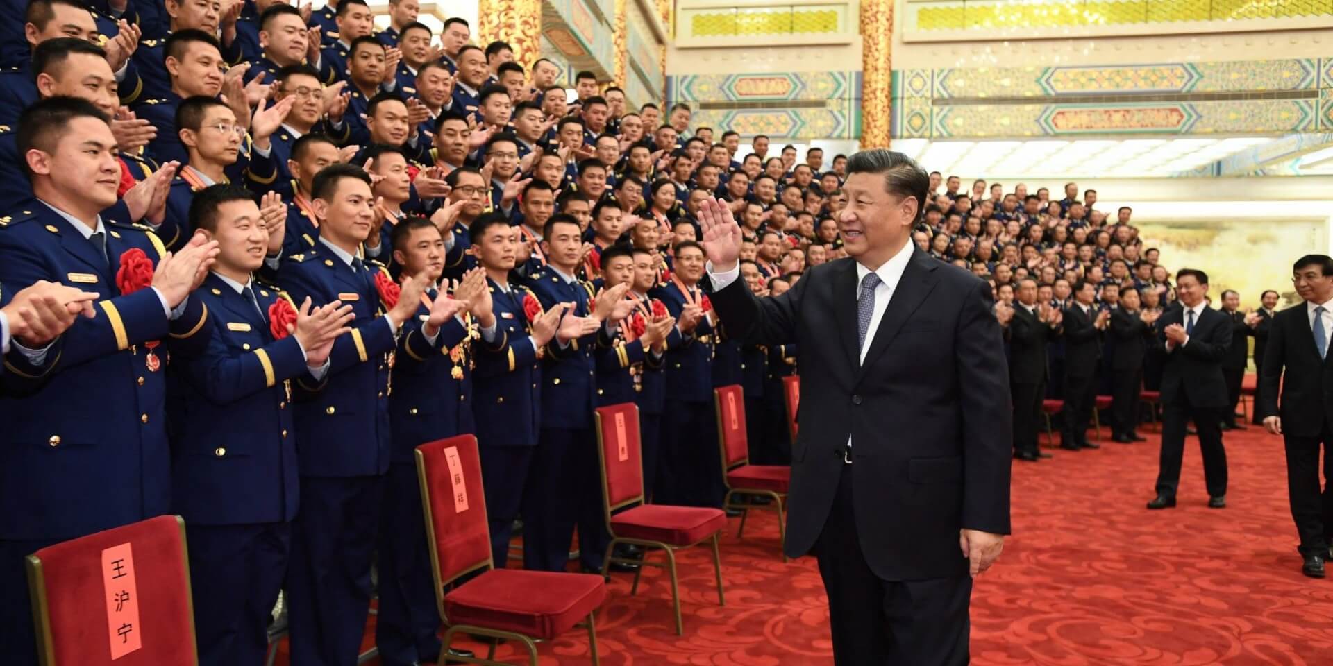 Gặp khó khăn, Tập Cận Bình buộc phải chia sẻ quyền lực | Vietnam Fraternité