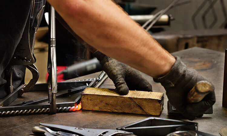 Ferronnier/ère – Forgeron/ne | L'Outil en Main France