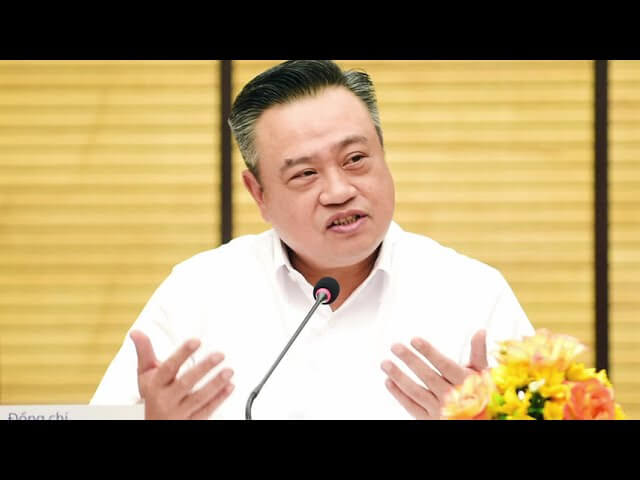 CT Hà Nội Trần Sỹ Thanh cuống cuồng lo lắng khi người dân hỏi về điểm sạc xe điện!