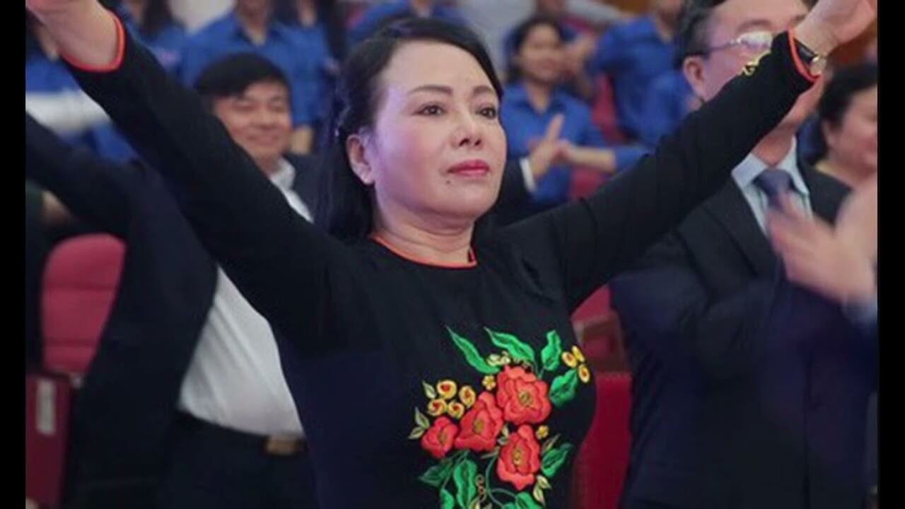 Lò chống Lãng phí hoan hỉ đón con mồi đầu tiên! Béo quay!