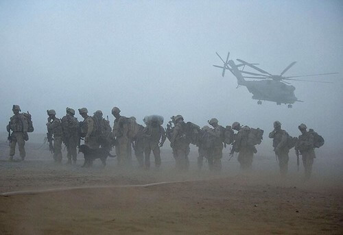 Hoa Kỳ đang đối diện với cuộc khủng hoảng định chế | Vietnam Fraternité