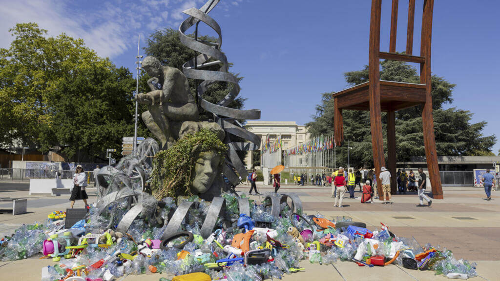 Đàm phán Hiệp ước quốc tế chống ô nhiễm nhựa tại Genève : Đã thấy "ánh sáng ở cuối đường hầm" | Vietnam Fraternité