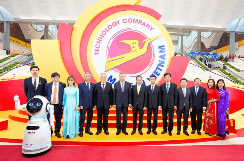 Tổng bí thư Tô Lâm : phía sau thông điệp 'ngộ nhận, tự huyễn hoặc, tự ru mình' | Vietnam Fraternité