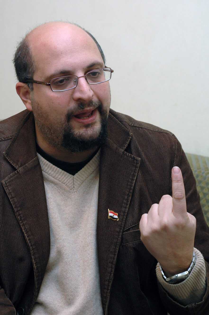 رباب المهدي وجينارو جيرفازيو يحاولان الاجابة عن السؤال الضخم: ماذا يحدث في مصر؟ | Babelmed