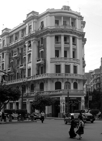 عبر نصوص لمائة كاتب عبر مائة عام  محاولة أدبية لقراءة القاهرة | Babelmed