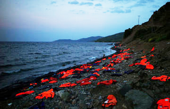 Mitilene al collasso: solo due ambulanze per 20mila profughi | Babelmed