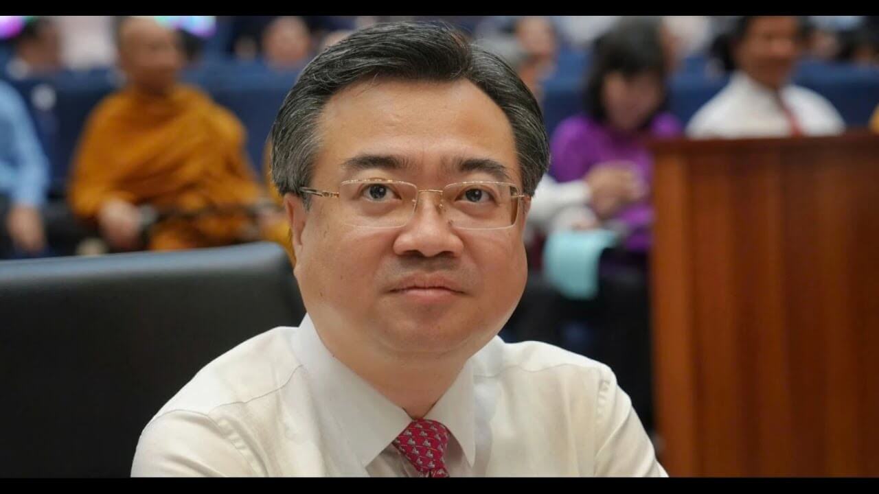 Ông 3 Dũng đã kịp nhận ra con ông còn công tử bột, ở lại TP HCM là bung toang liền!