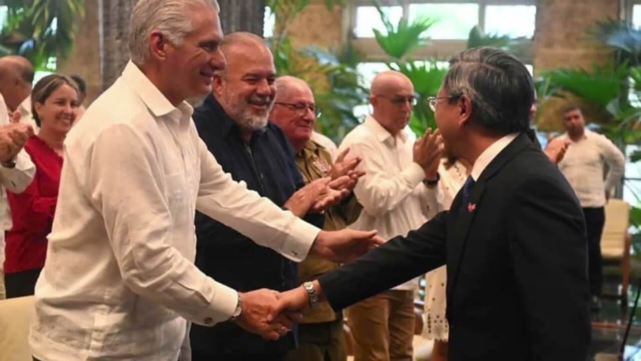 Vì sao báo chí Quốc tế mỉa mai & coi thường tình anh em Việt Nam - Cuba?