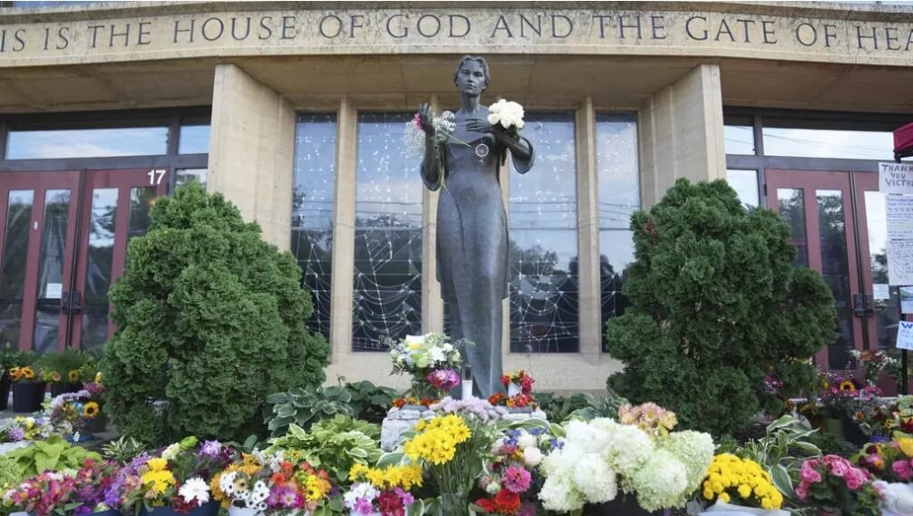 Điểm báo Pháp - Nghi phạm chuyển giới gây phẫn nộ tại Mỹ | Vietnam Fraternité