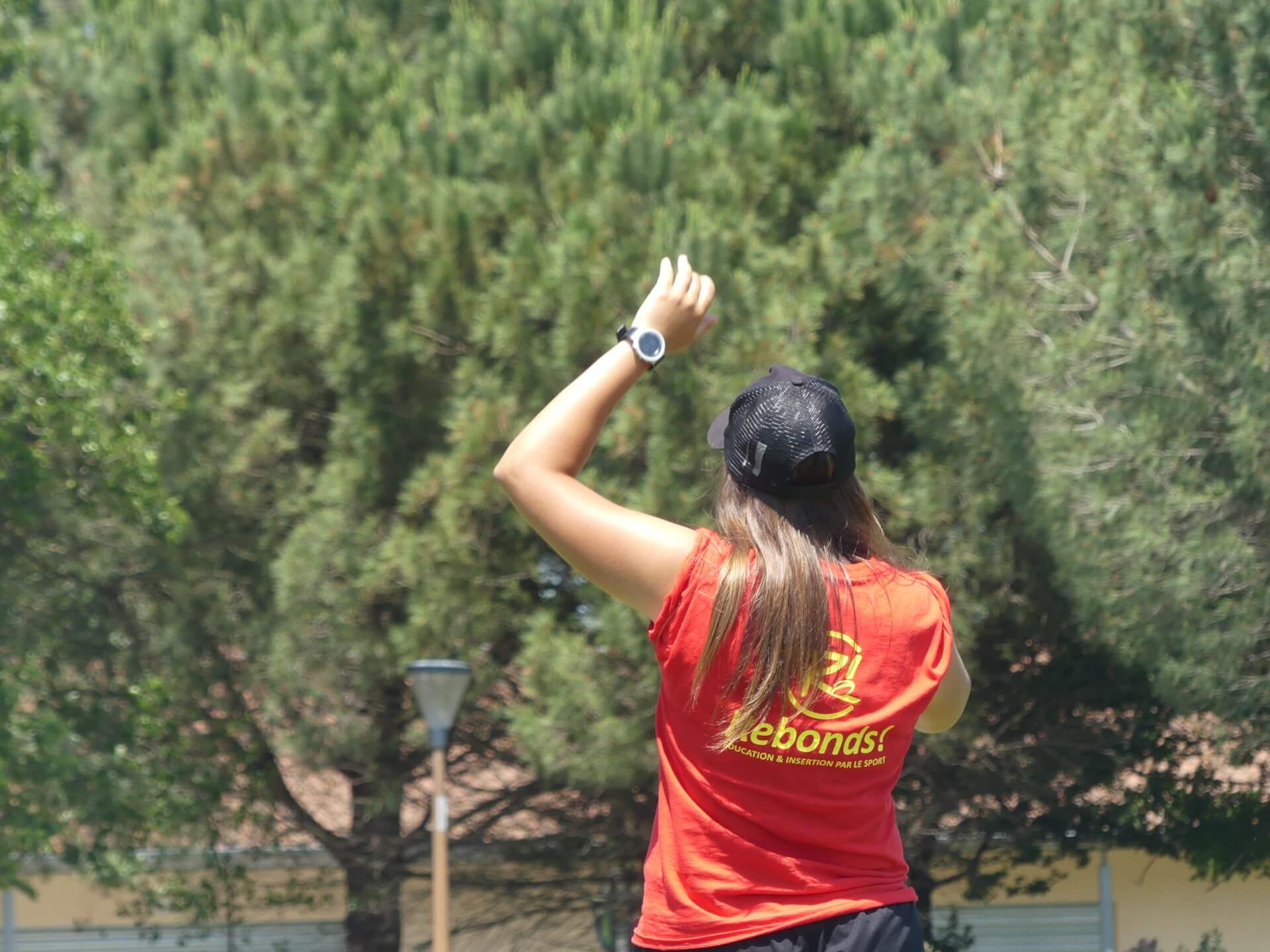 "Au contact" n°19 – Laura Ferré, ancienne salariée de Rebonds! | Rebonds!