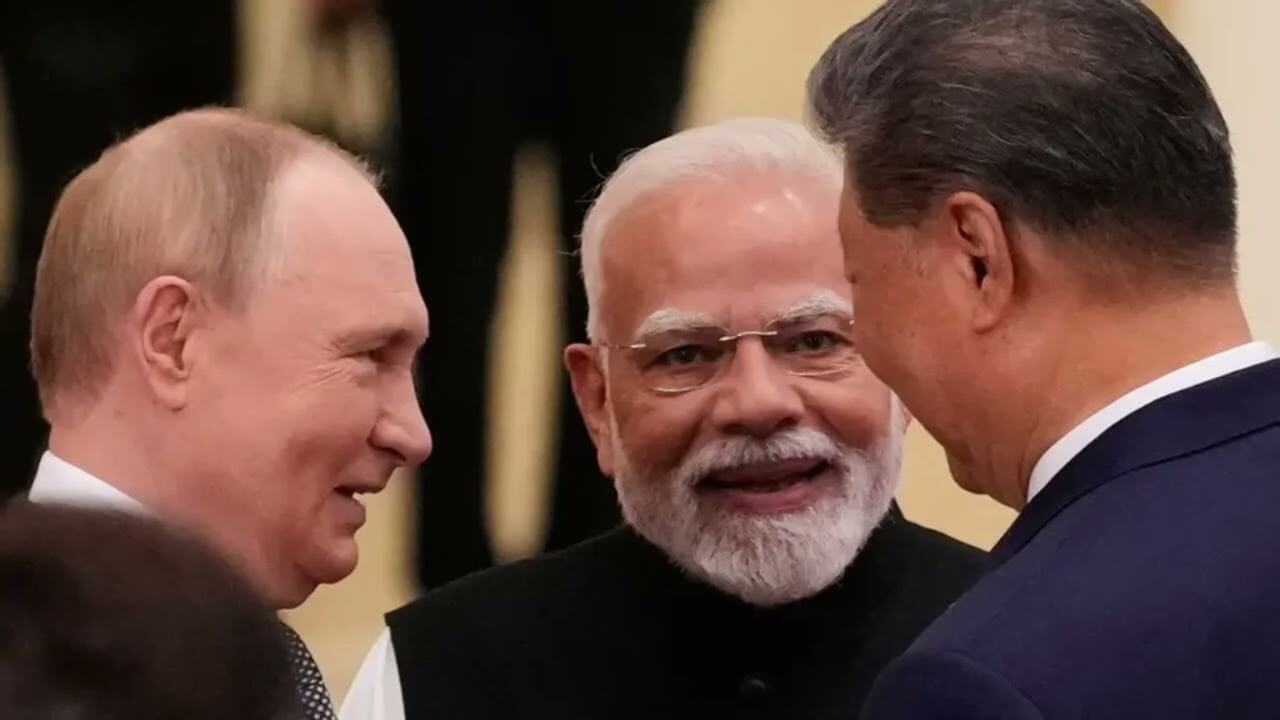 Nước Mỹ của Trump bị cô lập: Nga, Trung Quốc & Ấn Độ đang bắt tay rất chặt chẽ!