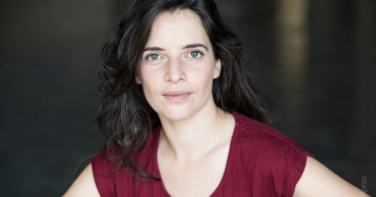 Louise DESMULLIER - In Light | La Réplique