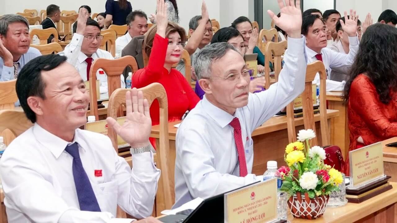 Vì sao trong Kỷ nguyên mới, cán bộ cấp xã có giá lắm? Dù lương rất thấp!