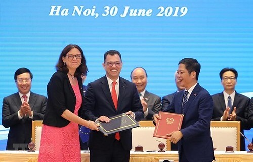 Nghị viện Châu Âu sẽ ‘treo giò’ EVFTA ? | Vietnam Fraternité