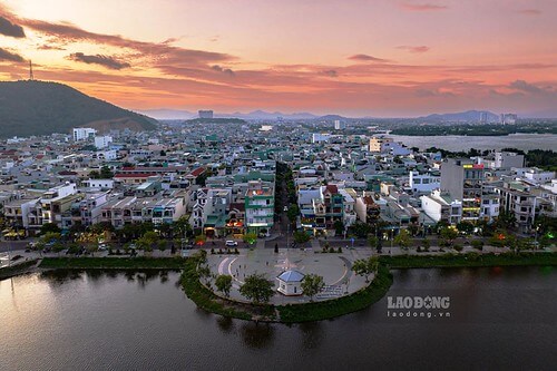 Cười cuối tuần : "Tôi nghĩ Bình Định phải như Paris" ! | Vietnam Fraternité