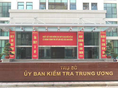 Những cái chết té lầu bí ẩn của quan chức gộc | Vietnam Fraternité