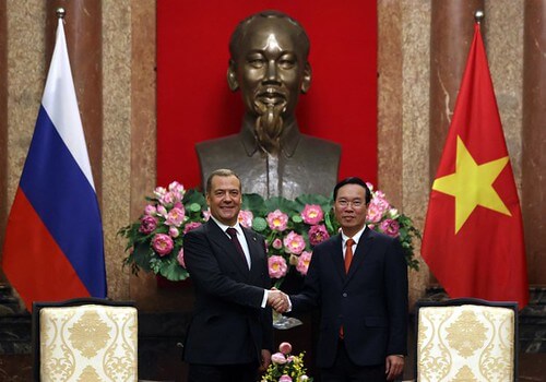 Việt Nam bối rối giữa Nga và thế giới phương Tây | Vietnam Fraternité