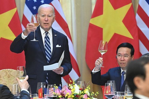 "Nhích" lại gần Phương Tây hơn vì mục đích tăng trưởng | Vietnam Fraternité