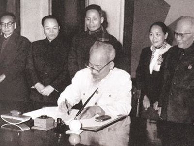 "Trăm điều phải có thần linh pháp quyền" | Vietnam Fraternité