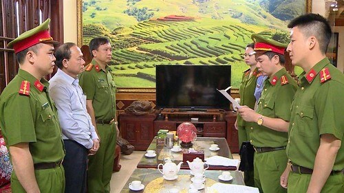 Cán bộ ‘hư hỏng’ : "Việt Nam nó là thế !" | Vietnam Fraternité