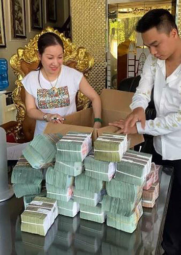 "Tiền tươi" trong nhà quan chức nhiều quá | Vietnam Fraternité