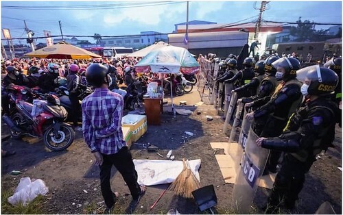 Vừa nới lỏng kiểm soát đi lại, dân liền tự phát bỏ chạy về quê | Vietnam Fraternité