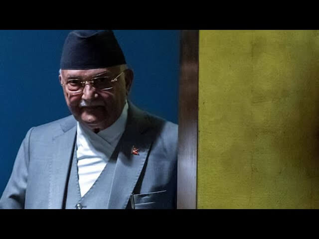 Quan chức Nepal tháo chạy, mặt đầy máu! Tuổi trẻ ngông cuồng rồ dại nổi loạn!