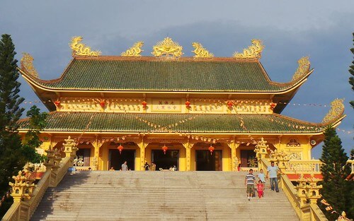 Chùa xây dựng không phép, giáo dục liêm chính, kêu gọi Việt kiều | Vietnam Fraternité