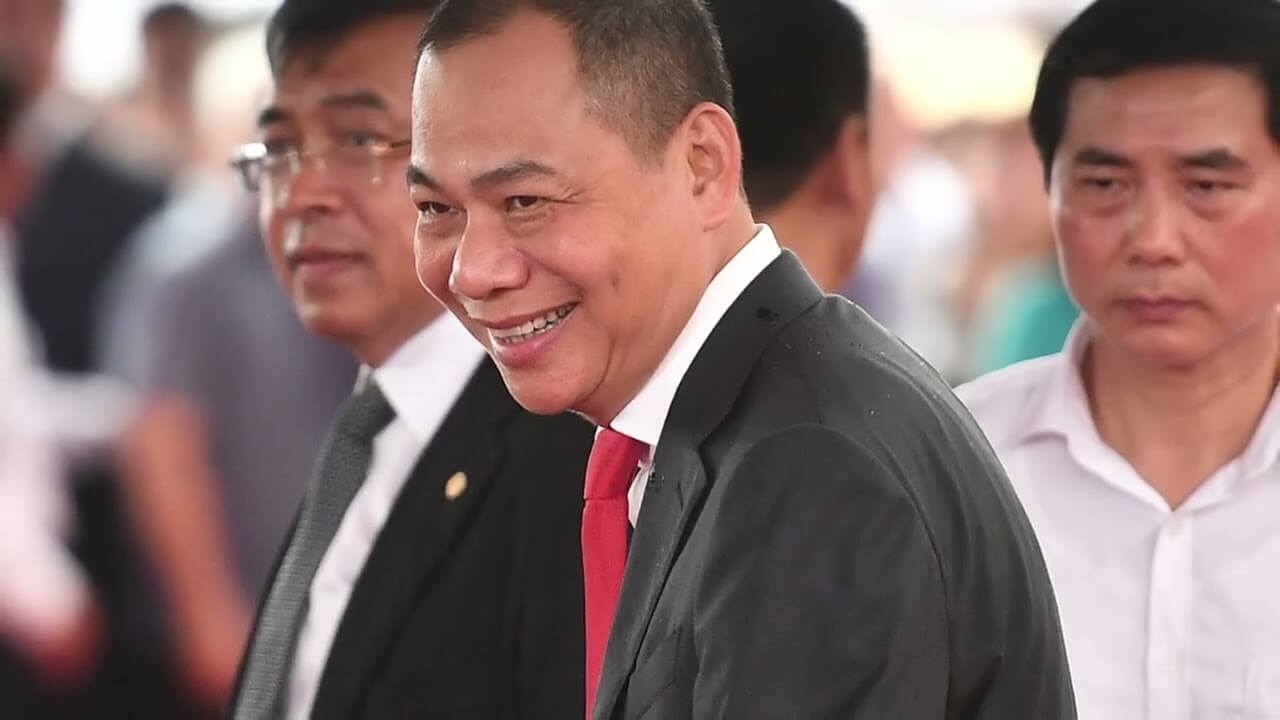 Vingroup khởi kiện 68 cá nhân & tổ chức! Chủ kênh trong nước xin hàng, ngoài nước run!