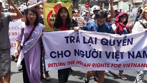 Trong đấu tranh bất bạo động, biểu tình thể hiện ước muốn thay đổi | Vietnam Fraternité