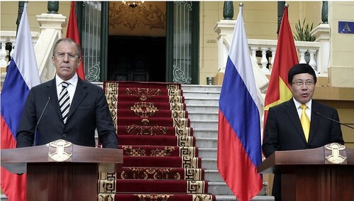 Nga xâm lược Ukraine và "Ngoại giao cây tre" của Việt Nam | Vietnam Fraternité