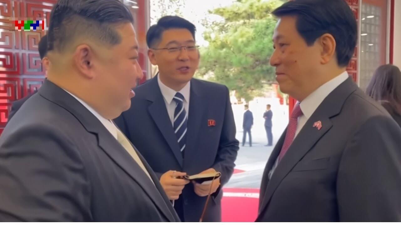 Vô cùng choáng váng! Kim CT Triều Tiên thề bảo vệ Việt Nam đến cùng! Kim khóc lóc!