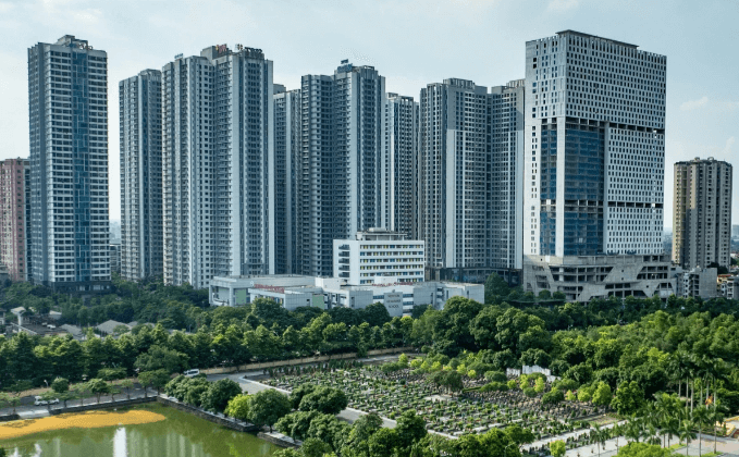 Giá nhà 'cao, cao mãi' và bức xúc 'chính sách trên trời, cuộc đời dưới đất' | Vietnam Fraternité